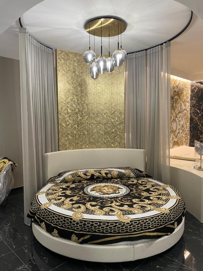 Versace Luxury Room Corleone Luaran gambar