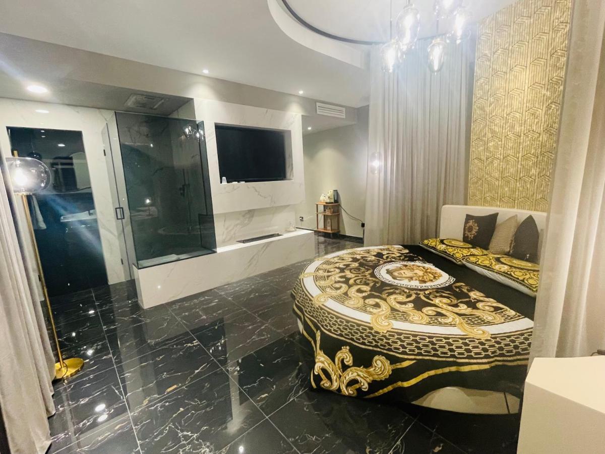 Versace Luxury Room Corleone Luaran gambar