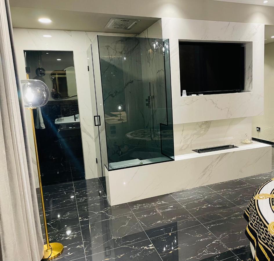 Versace Luxury Room Corleone Luaran gambar