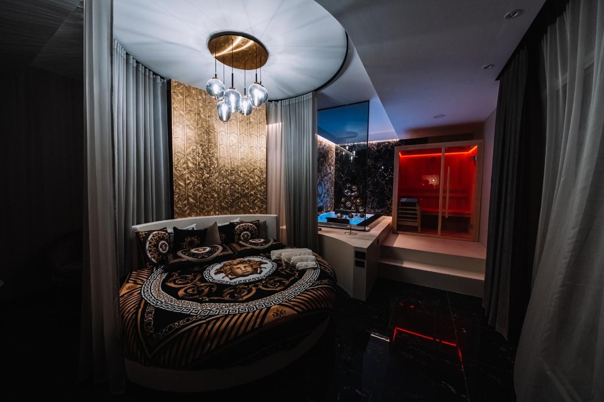 Versace Luxury Room Corleone Luaran gambar